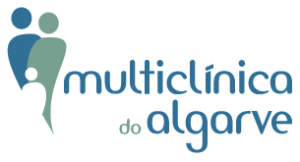 logo multiclinica do algarve en transparente