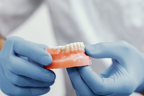 Próteses Dentárias/Fixas e Removíveis